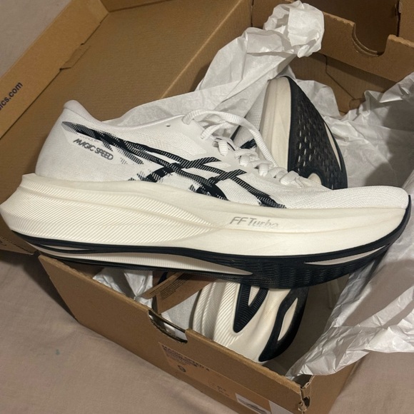 ASICS White and Black Athletic Shoes - Picture 1 of 4